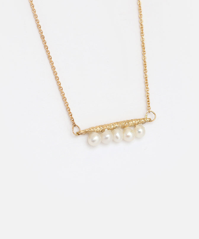 White Freshwater Pearls / Pendant By Ariko