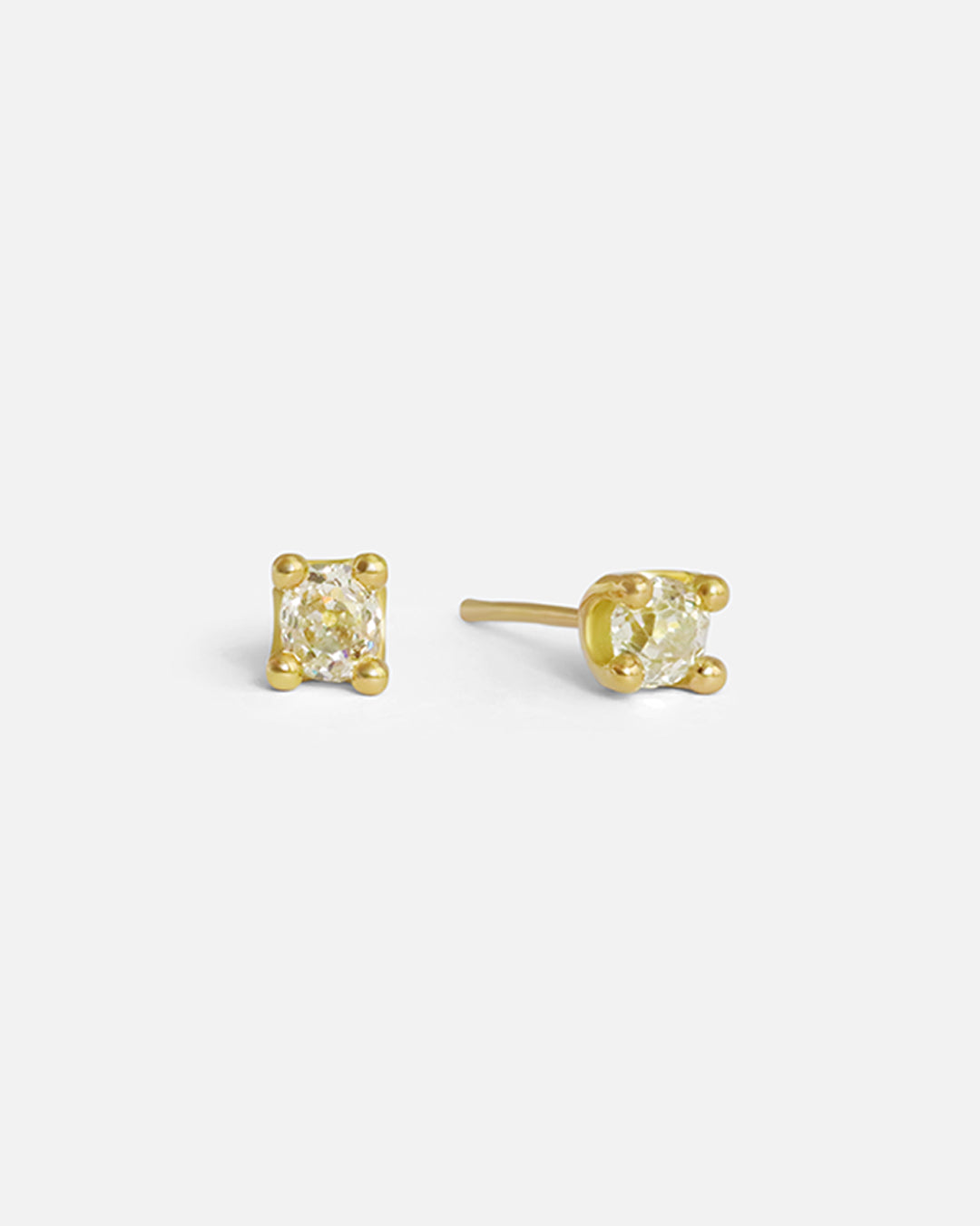 Dew / 0.62ct Studs By Hiroyo