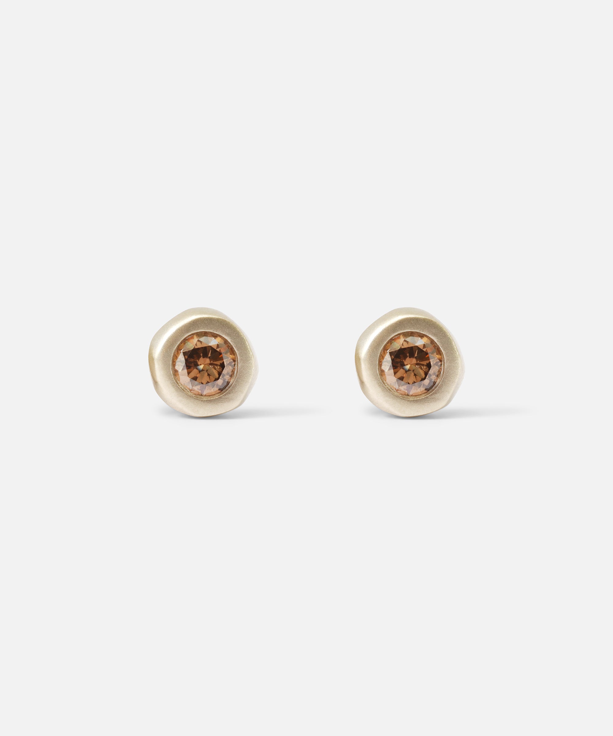 Pebble / 4mm Stud Earrings By Hiroyo in earrings Category