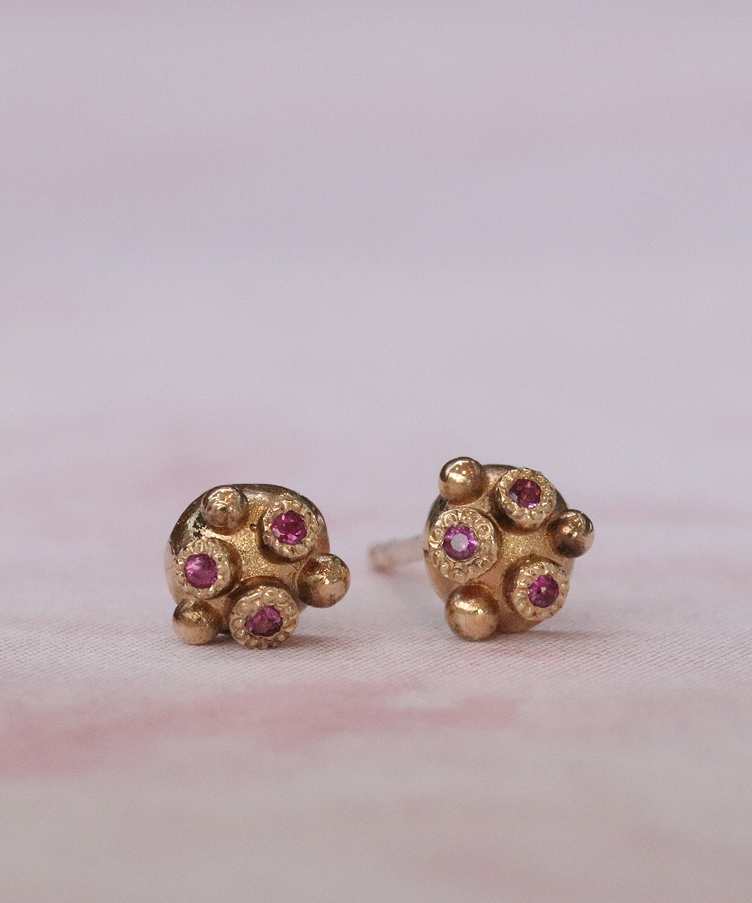 Melee 34A / Ruby Studs By Hiroyo