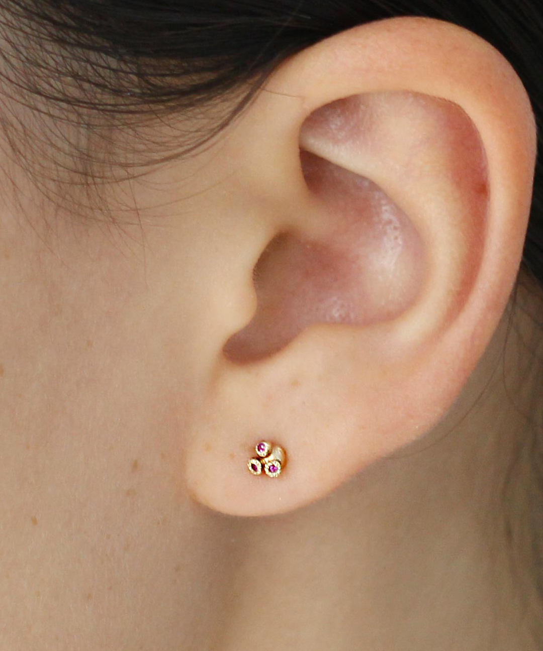 Melee 34B / Ruby Studs By Hiroyo