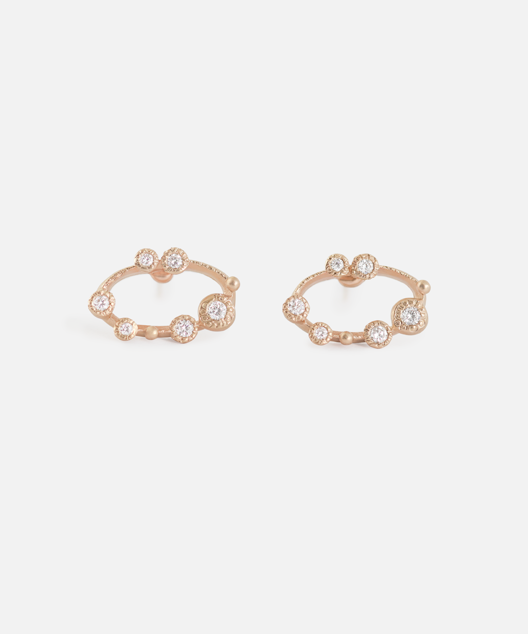 Melee 66 Studs / White Diamonds By Hiroyo