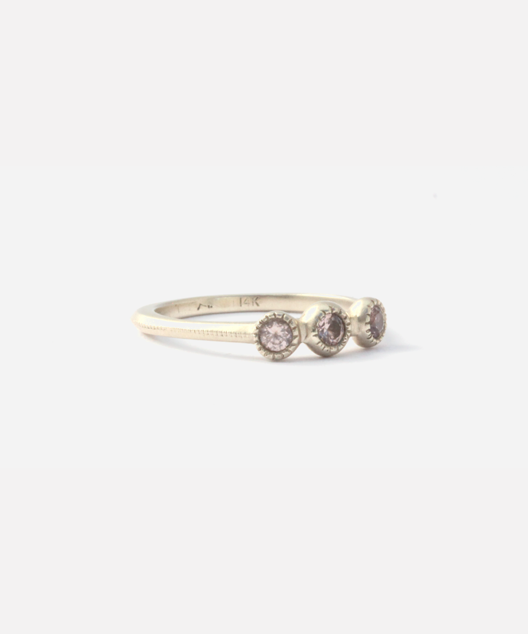 Melee 9 / Small Malaya Garnet By Hiroyo