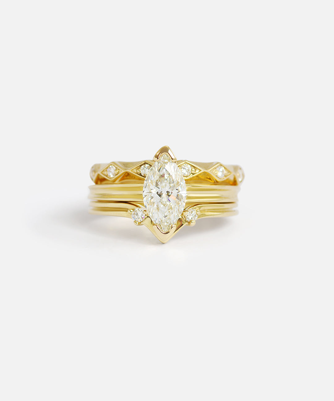Romantic Array / Queen Diamond Band By Ruoria